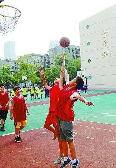 论述篮球运动对学生身心发展的影响，关于学生篮球比赛的建议