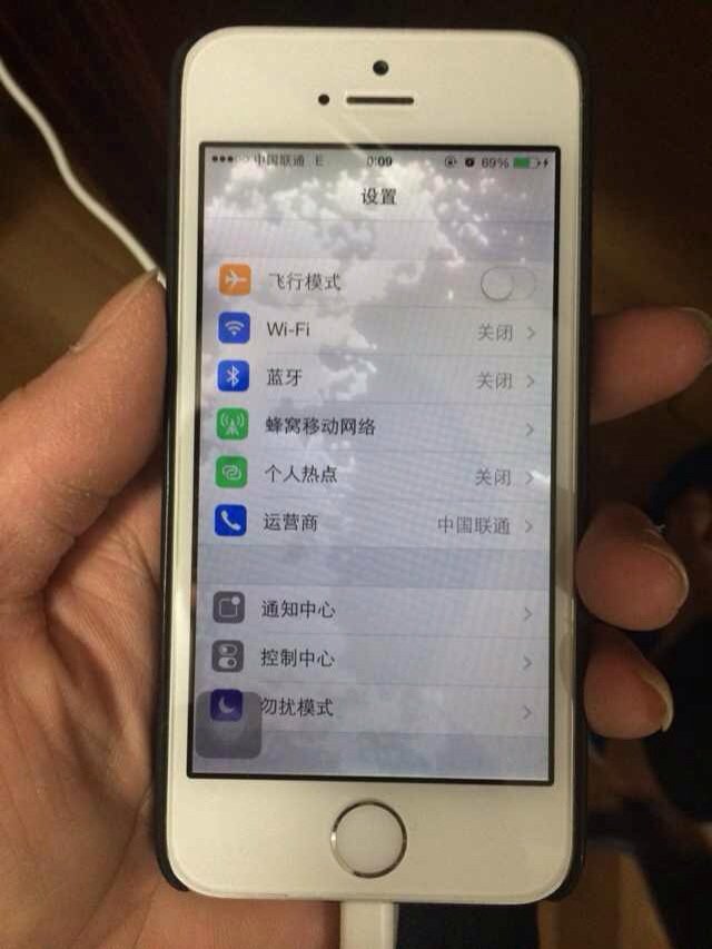 iphone进水无法开机了怎么办（iPhone进水了开不了机）