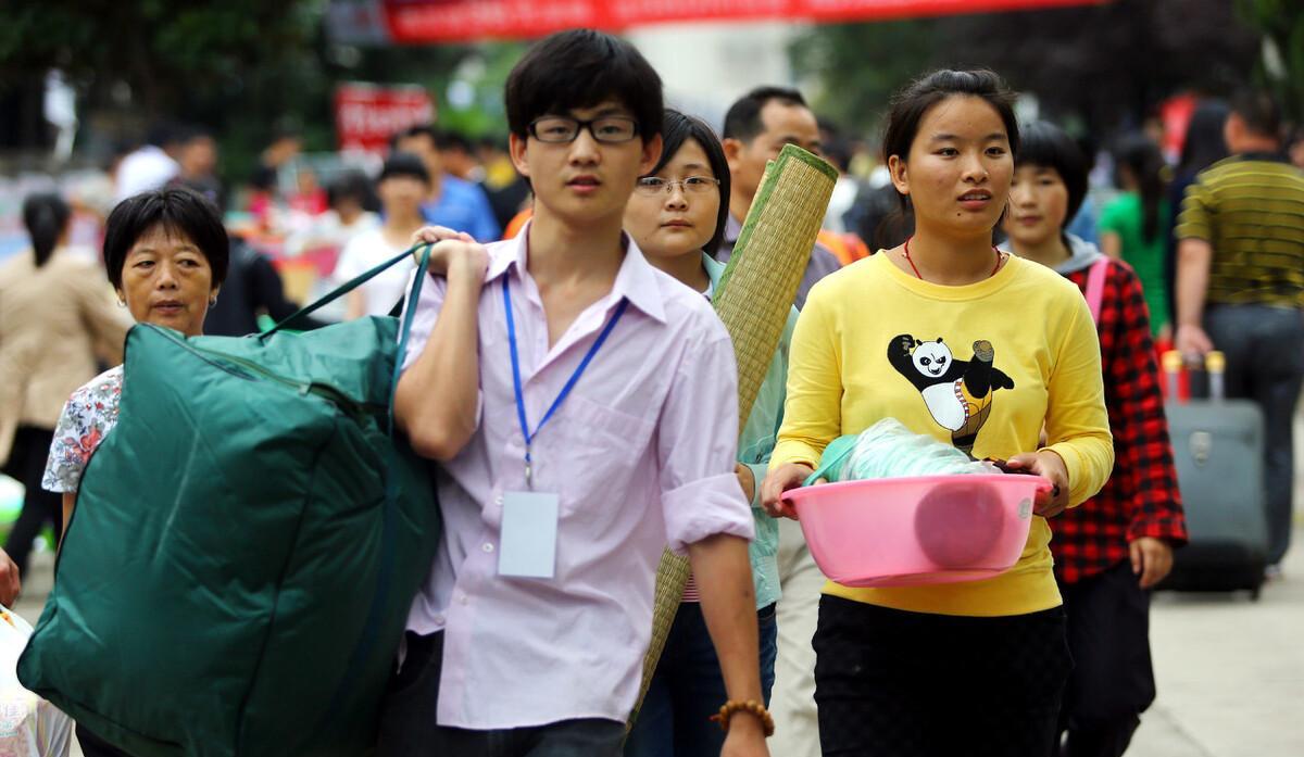 大学新生上学必备物品清单