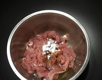 榨菜炒肉片的家常做法