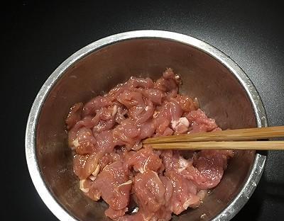 榨菜炒肉片的家常做法