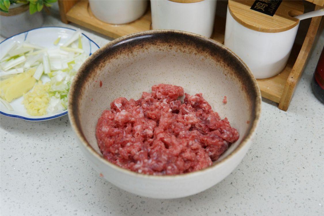 牛肉芹菜馅饺子的做法