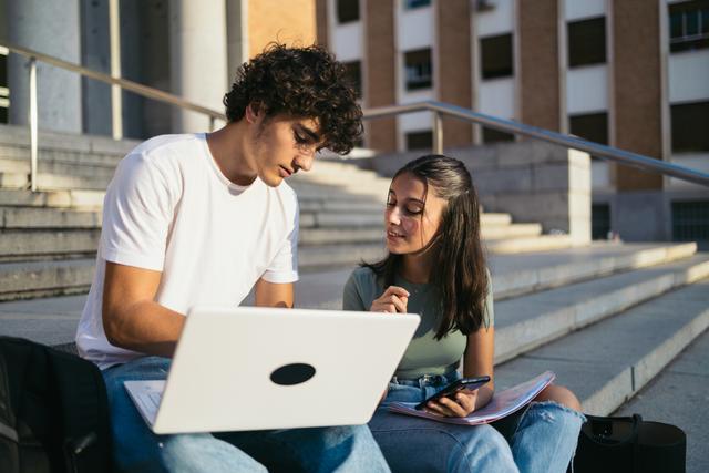 华南大学一年的学费是多少？生活费用如何？