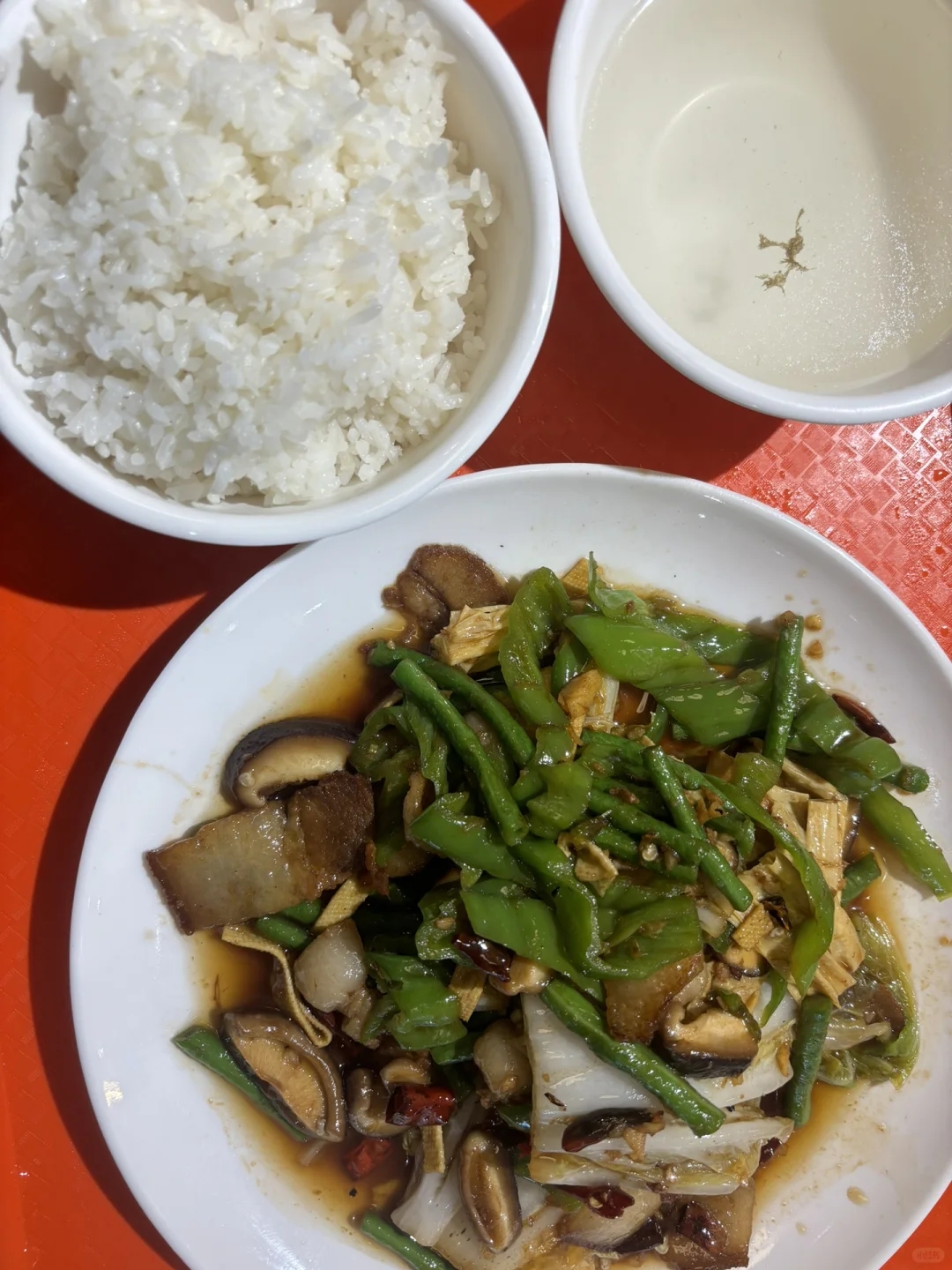 测评重庆邮电大学食堂之滨湖餐厅美食