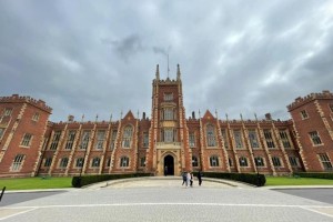 英国贝法大学在哪里