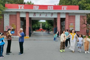 复旦大学哪个是正门