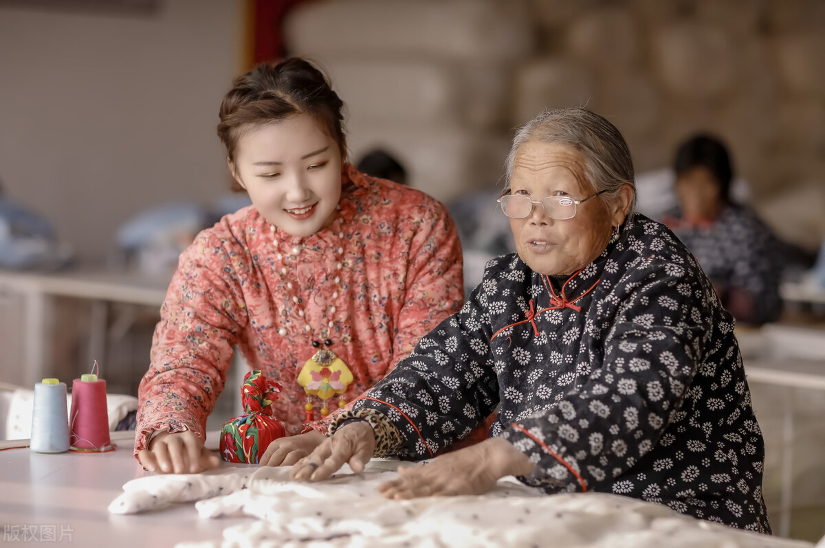 「乡土散文」舌尖上的美味：奶奶的葱油饼