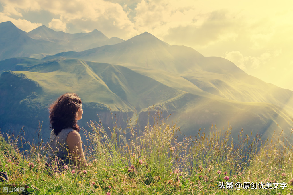 我们等待着心中的小太阳 等他渡过命运的河流 来到时间的终点