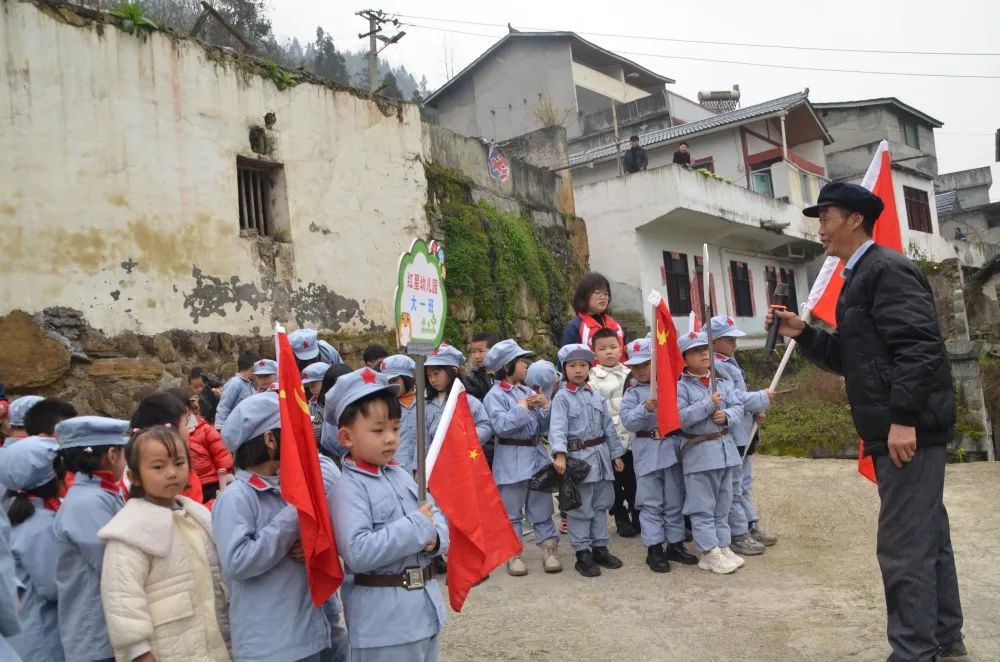 「3.5学雷锋日」我是小小志愿者，我为大家树榜样