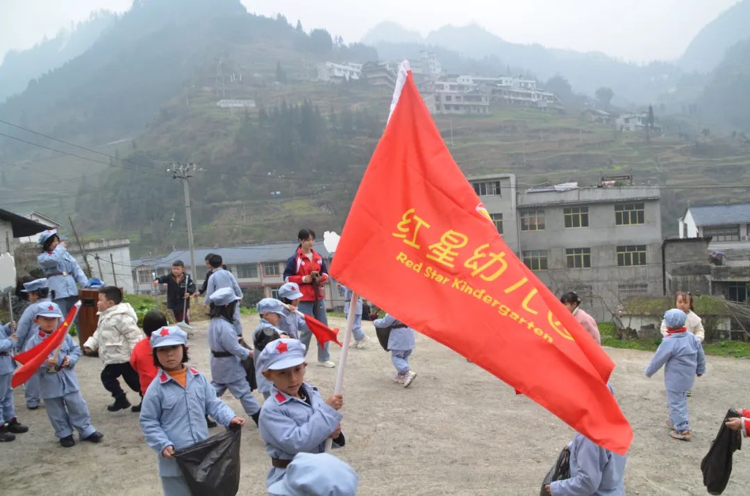 「3.5学雷锋日」我是小小志愿者，我为大家树榜样