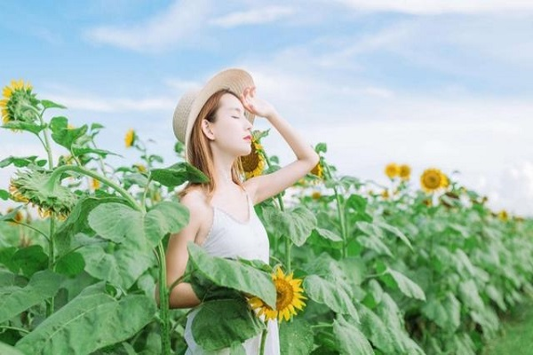 长相一般的女人怎么赞美（怎么称赞女性）