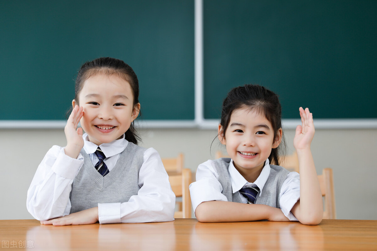 浅谈小学语文教学中的德育教育论文（小学语文老师德育论文）