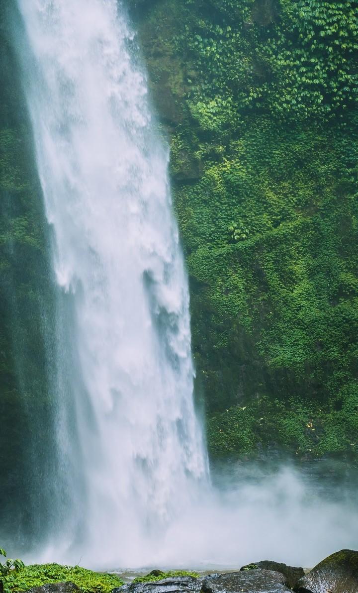 二年级望庐山瀑布古诗怎么读（望庐山瀑布水二首 古诗带拼音）