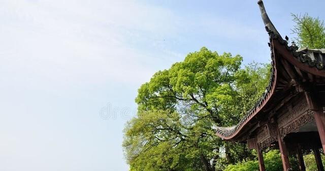 苏轼描写西湖雨过天晴的诗句是（苏轼写的雨中西湖的诗句）