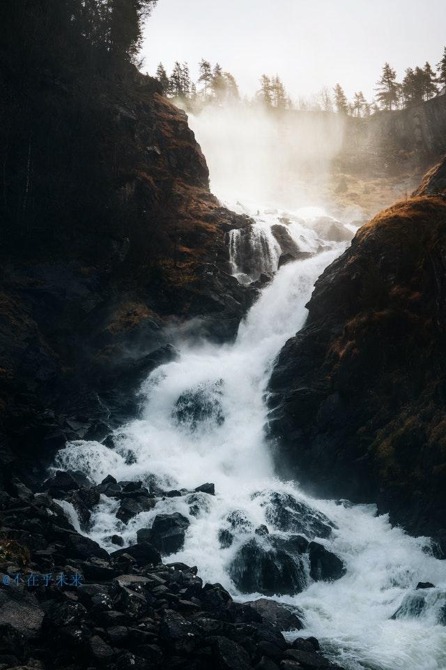 过生日闺女写的祝福语 看后感动的我泪雨磅礴 孩子心中我永远十八岁