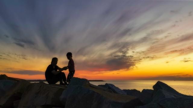 夕阳落下的唯美句子短句（夕阳落下的唯美句子图片）