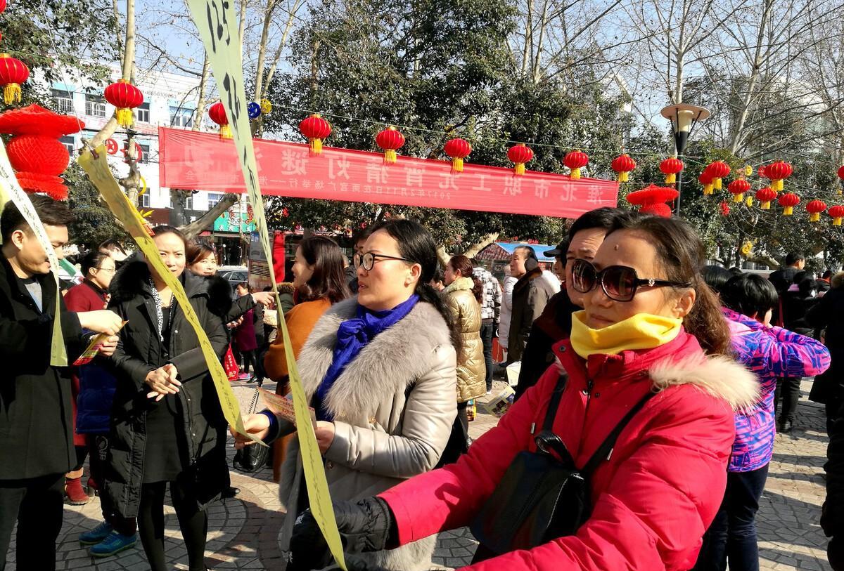 我国传统佳节元宵节来历的三个传说、六个主要习俗和十首古典诗词