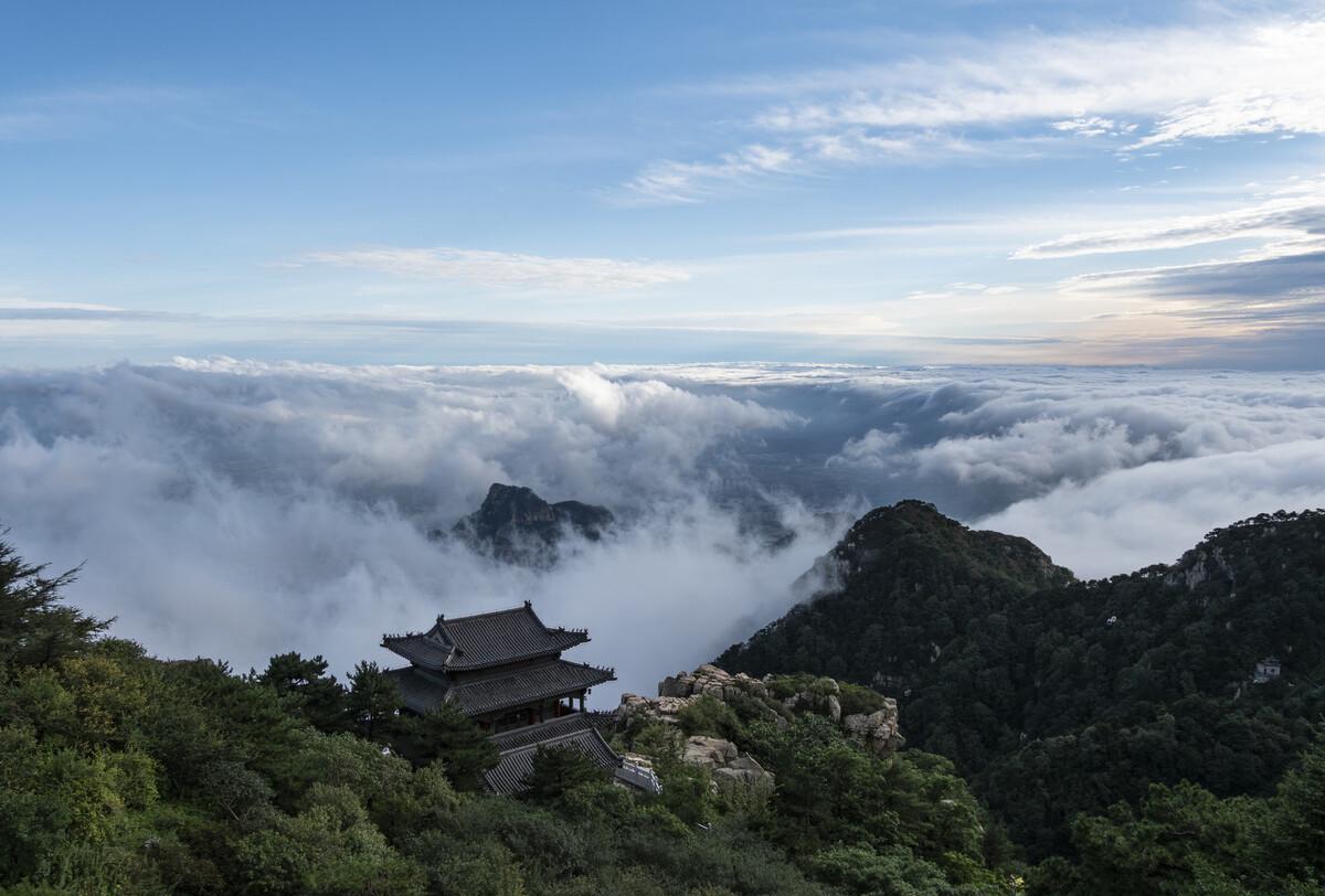 写泰山的古诗词有哪些（写泰山的诗句有什么）