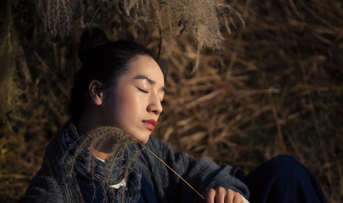 生活很无奈,现实的残酷,人生感悟的朋友圈句子说说（感觉生活很无奈的朋友圈句子）