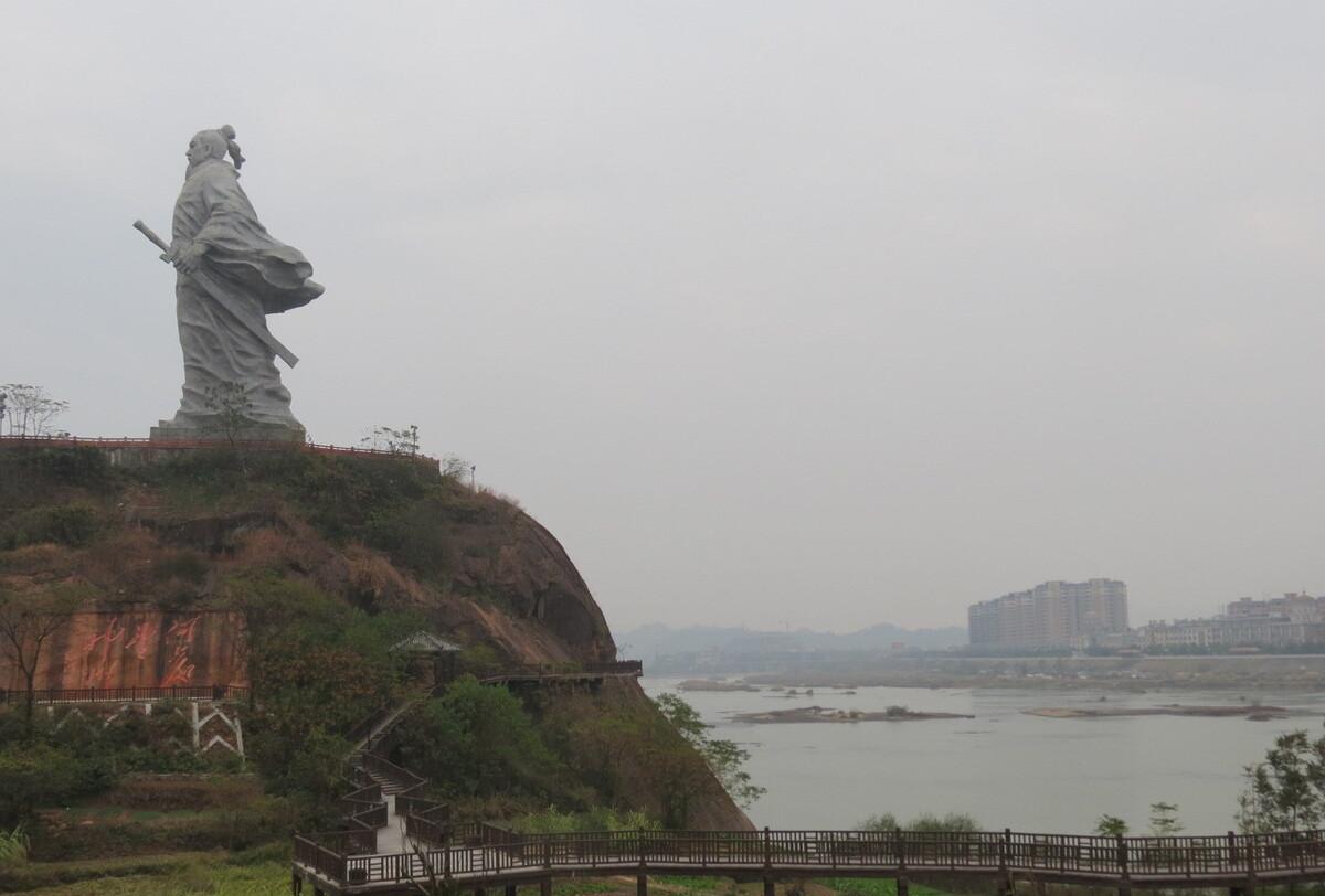 永遇乐京口北固亭怀古一共用了几个典故（永遇乐 京口北固亭怀古 五个典故分别表达了什么）