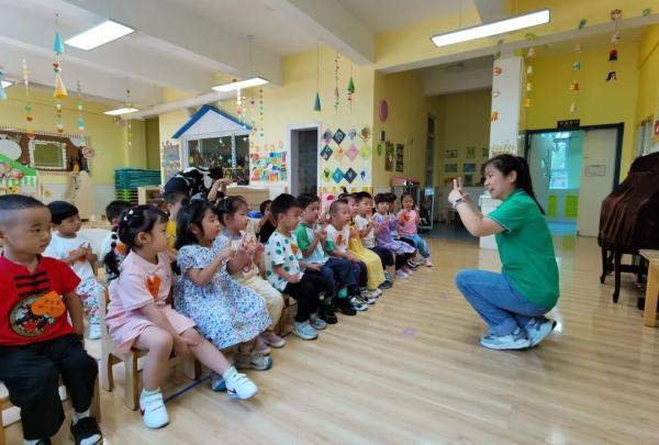 惊喜满满！开学第一天各学校“花式”迎接新生，太欢乐了