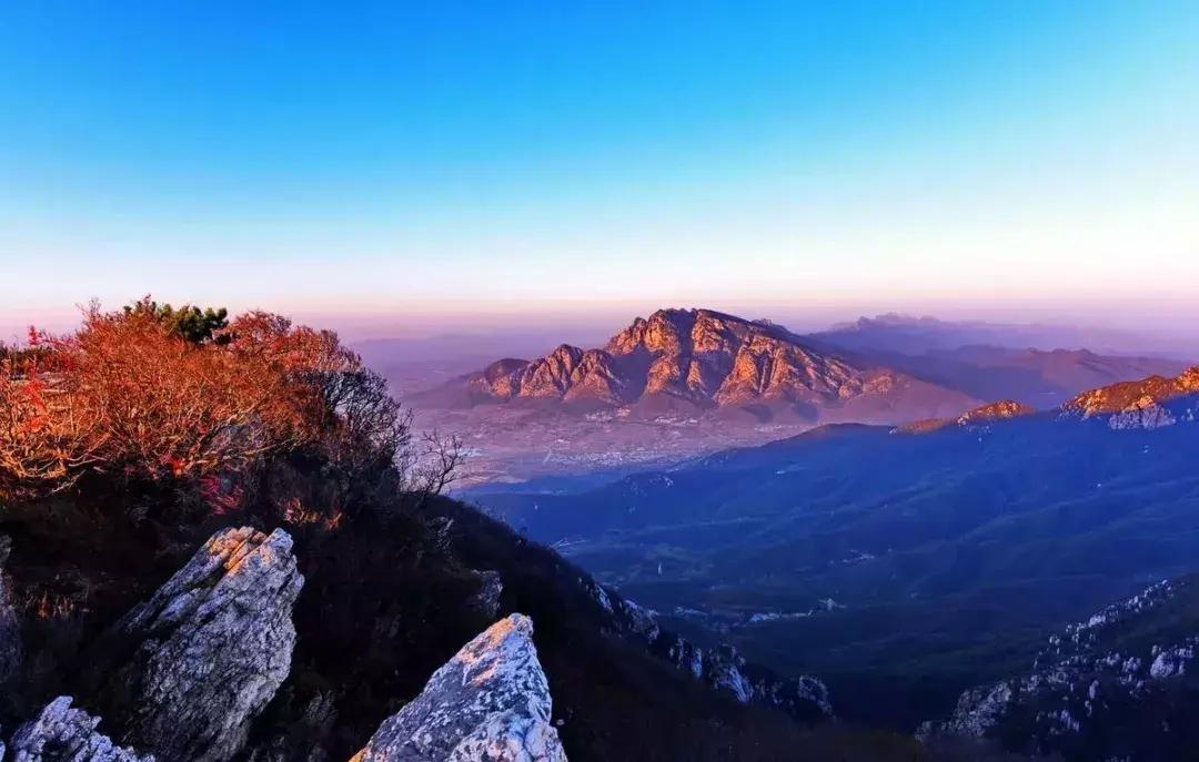 游走祖国大好河山的古诗（描绘了祖国大好山河的美丽风光的诗句）