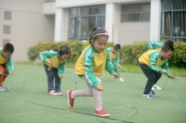 五年级作文童年趣事范文（五年级作文童年趣事教案）