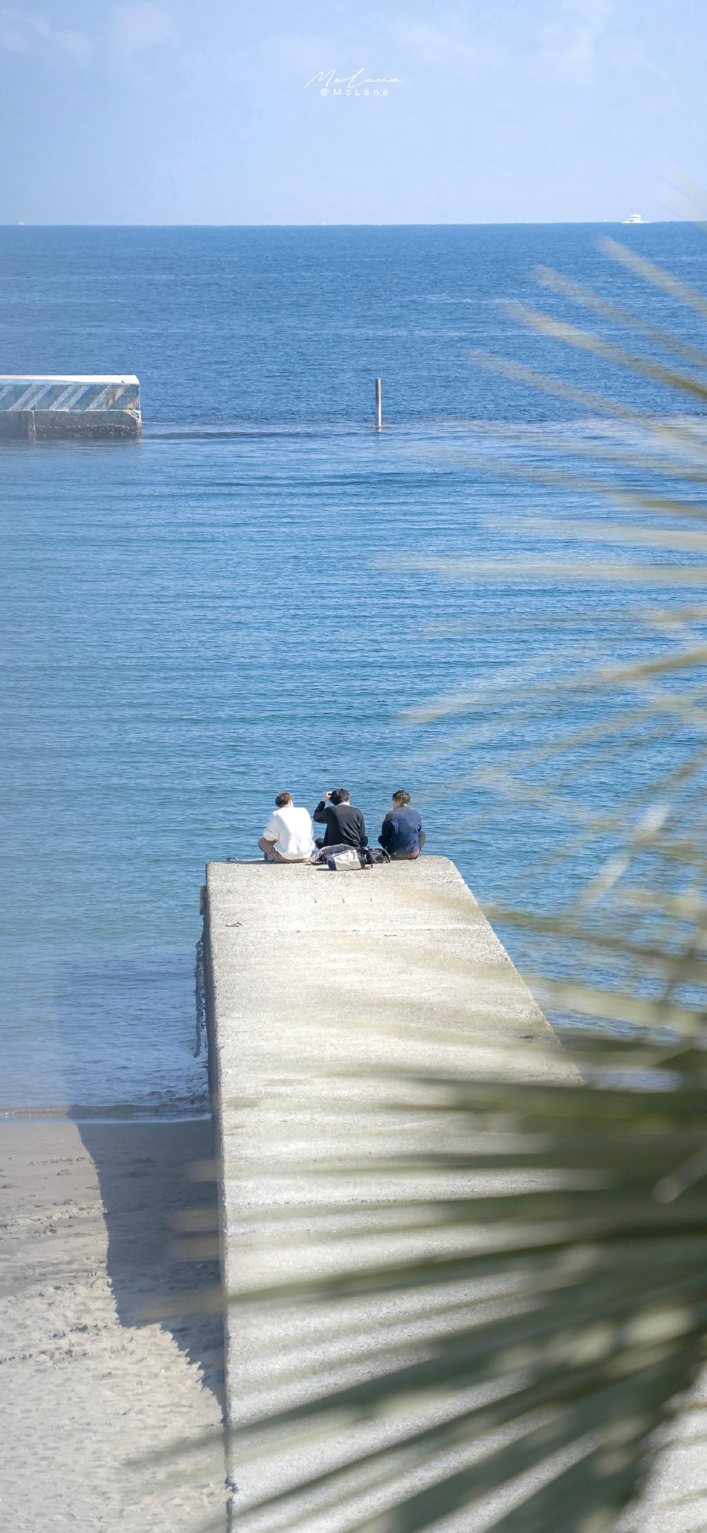 适合去海边发的文艺朋友圈文案短句（海边旅游发朋友圈的文案）