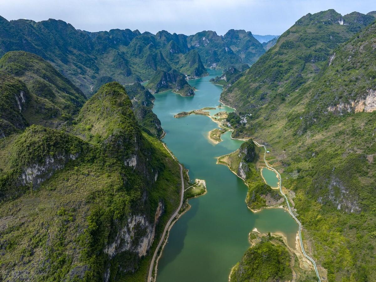 十二首绿水青山诗词（绿水青山诗歌鉴赏）