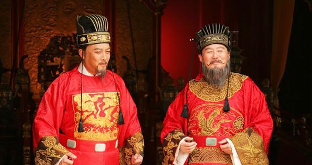 清代内阁大学士、协办大学士、学士、侍读学士具体分管什么工作？