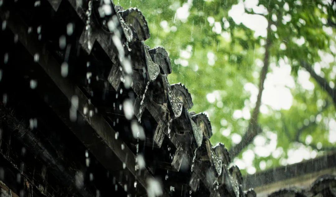 写夏雨的宋词（描写夏天下雨的宋词）