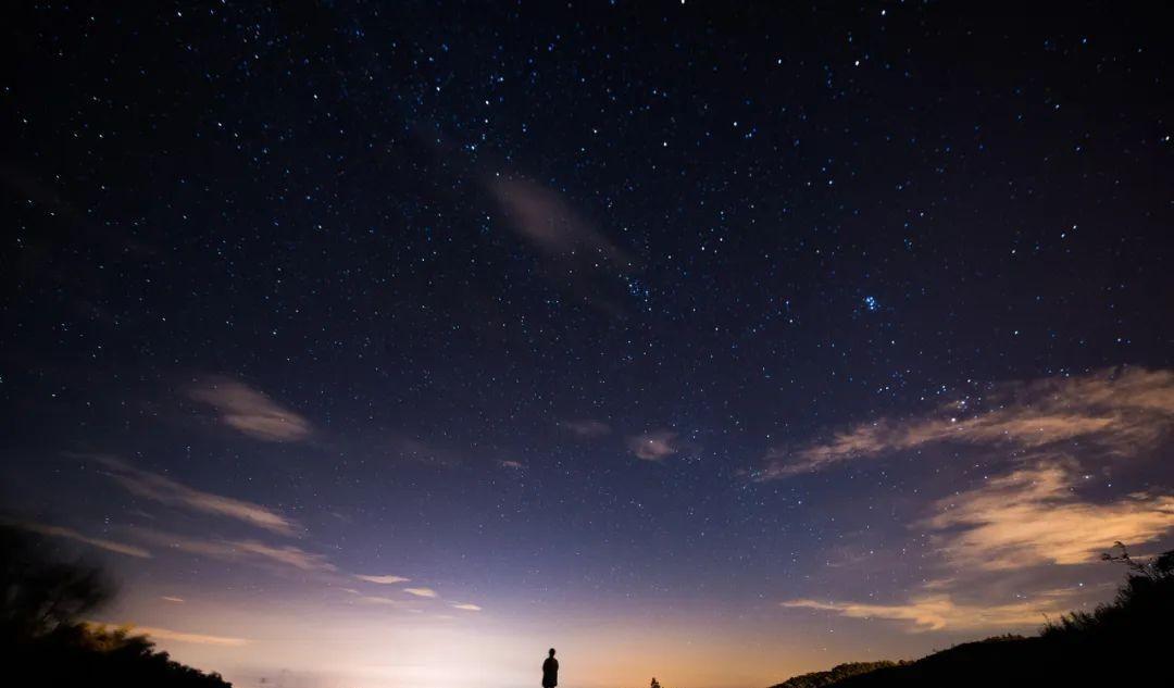 夏夜星空闪烁