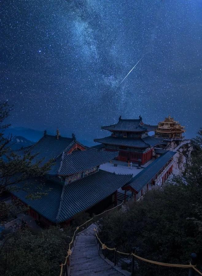 与星空有关的诗词有哪些（跟星空有关的诗词）