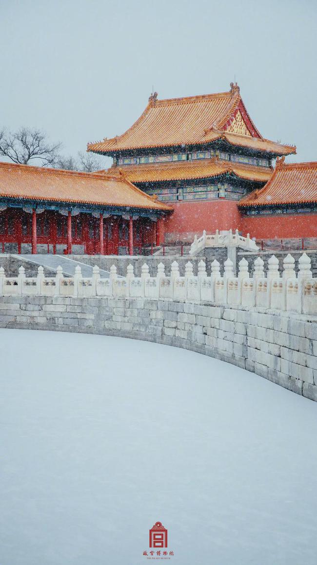 一场故宫雪,梦回紫禁城（北京初雪故宫变回紫禁城 白雪与红墙交相辉映）