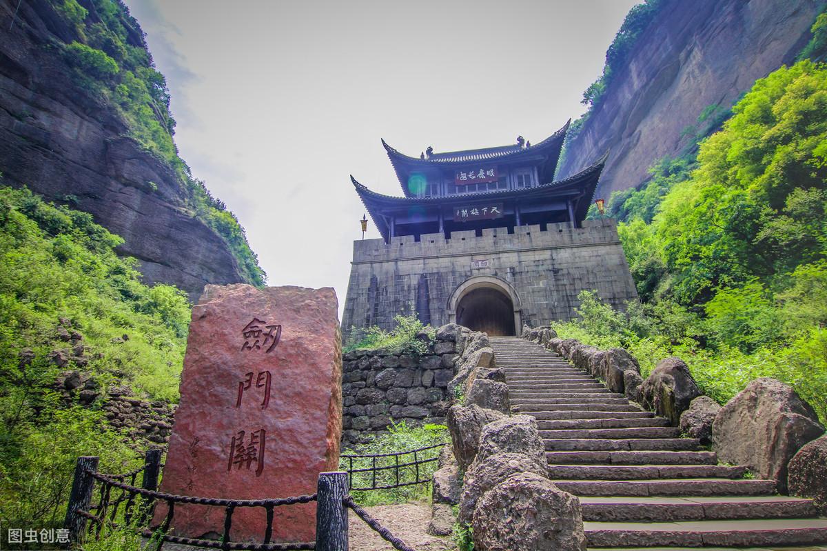 下雨天的诗词文案（关于雨天的古诗词大全）