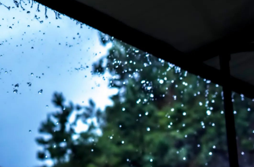 最经典的关于秋雨的古诗词（关于秋雨的浪漫诗句）