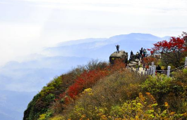 七律登峨眉山感怀（关于写峨眉山的诗）