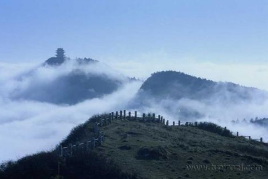 七律登峨眉山感怀（关于写峨眉山的诗）