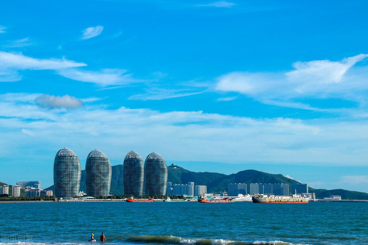 博尔赫斯的诗《雨天》原文（《雨·博尔赫斯》欣赏）