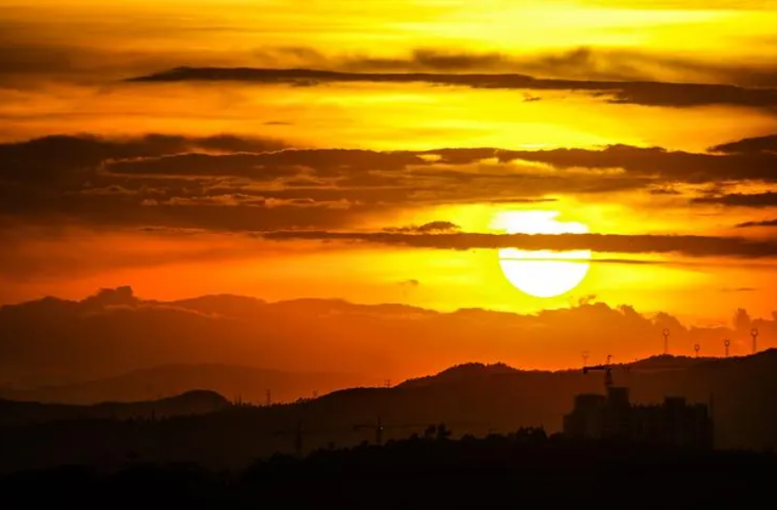 写夕阳美景的诗词（关于夕阳美景的诗句）