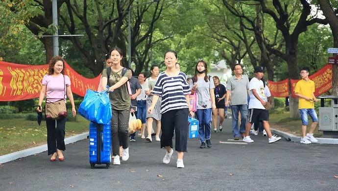 学生军训的意义有哪些（学生军训的目的和意义是什么）