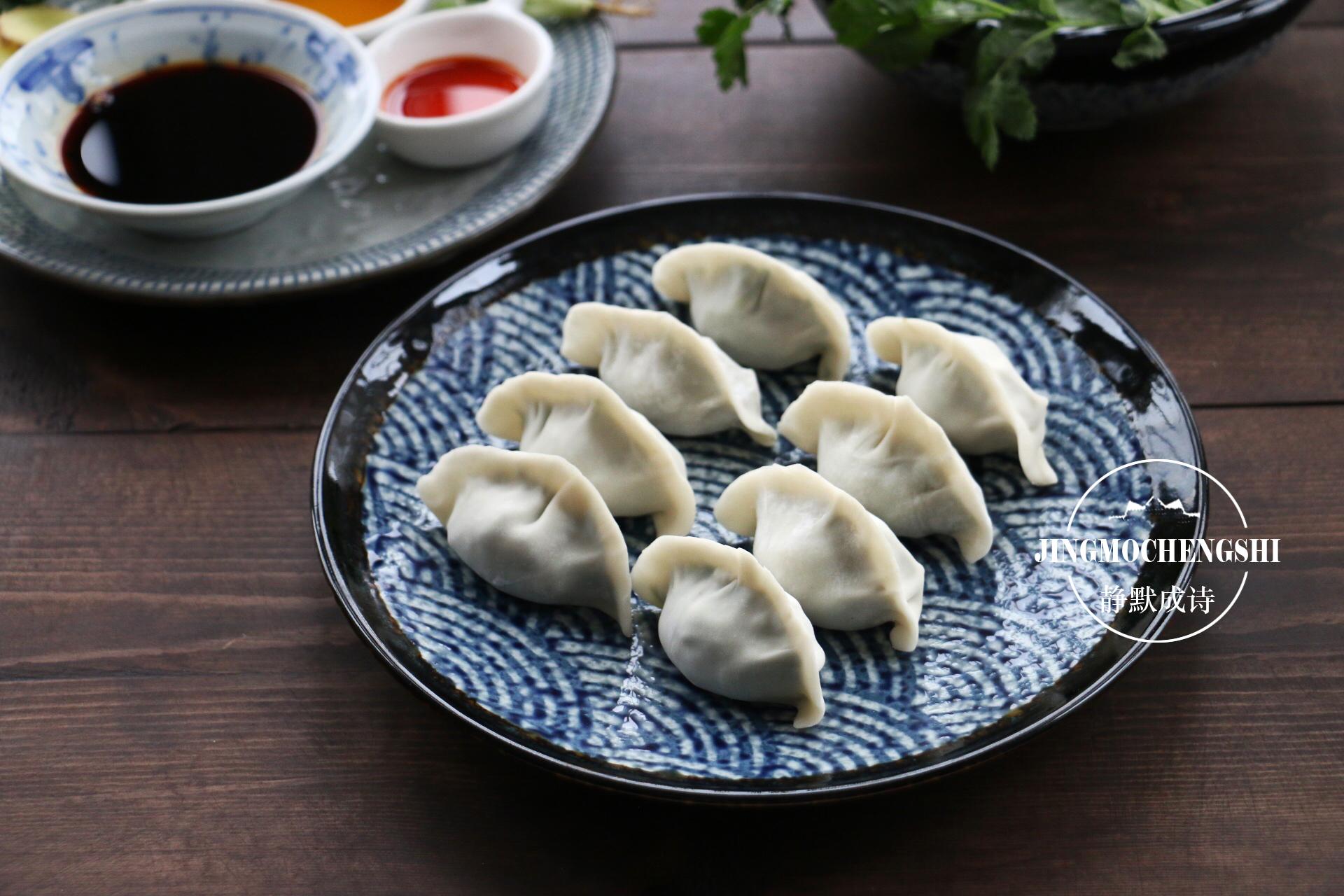 我家冬天就爱吃酸汤水饺，记住调味料比例，酸辣可口，吃了不怕冷