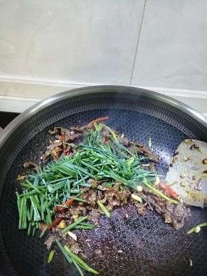 葱爆炒牛肉丝的做法（葱爆牛肉怎么炒好吃又嫩）