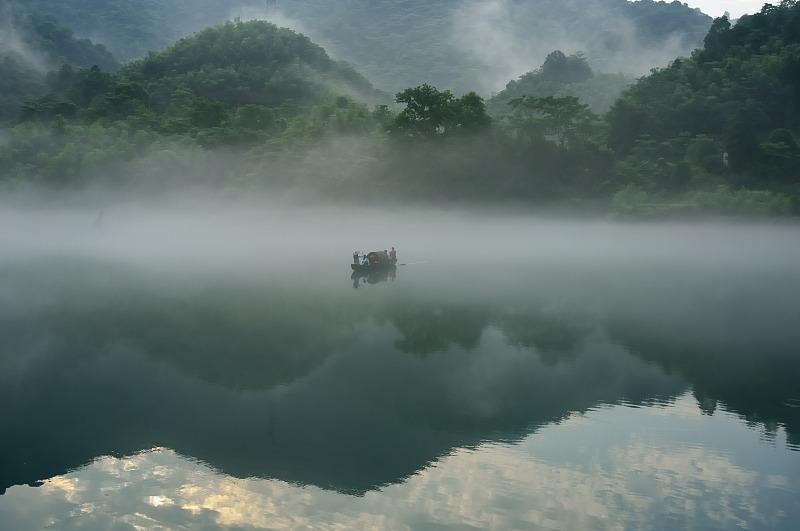 《踏莎行·郴州旅舍》赏析（秦观简介）