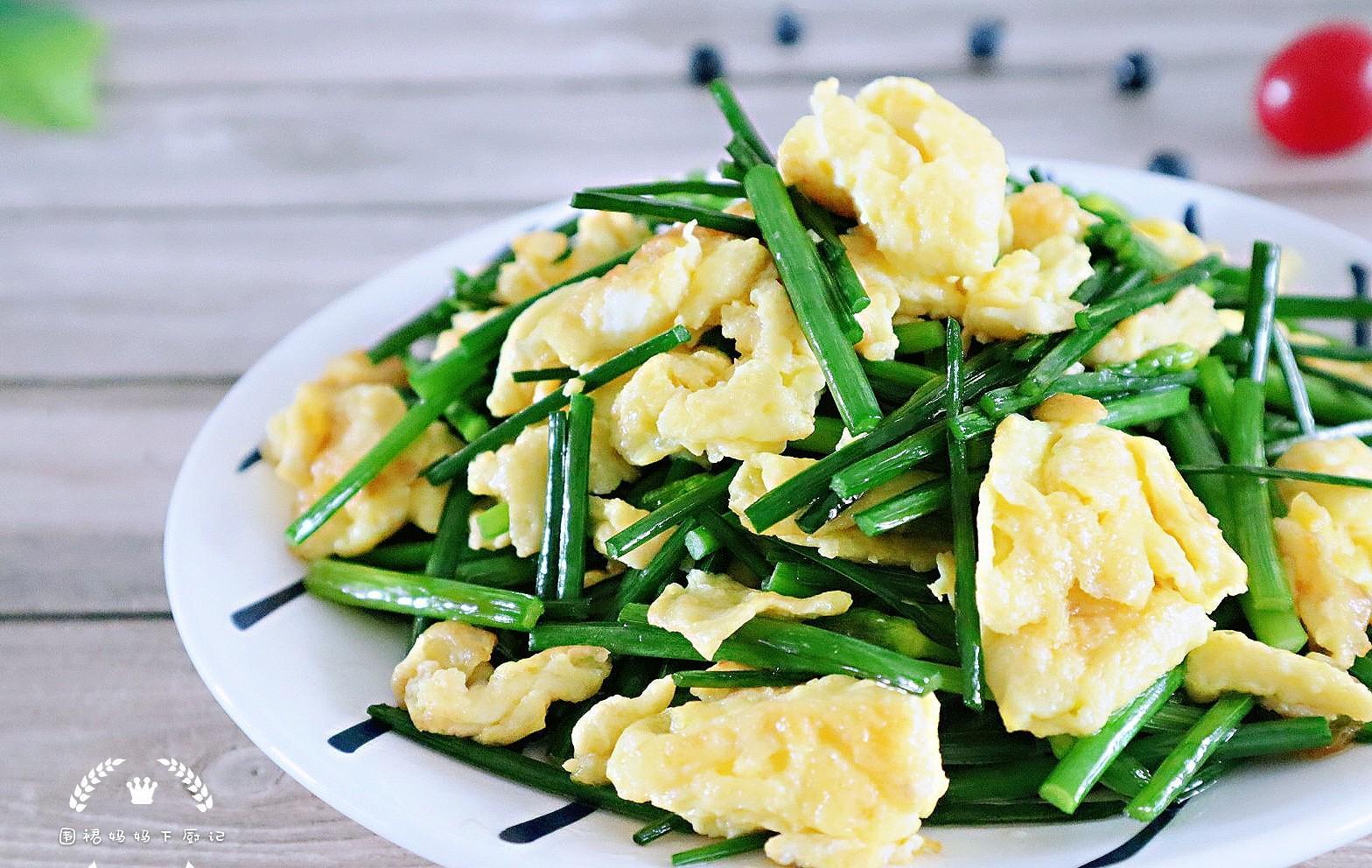 韭菜苔炒鸡蛋怎么炒好吃（韭菜苔炒鸡蛋的做法）