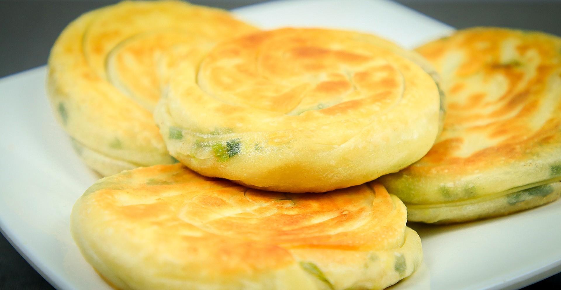 葱花饼怎样做又酥又软（葱花饼的简单做法）