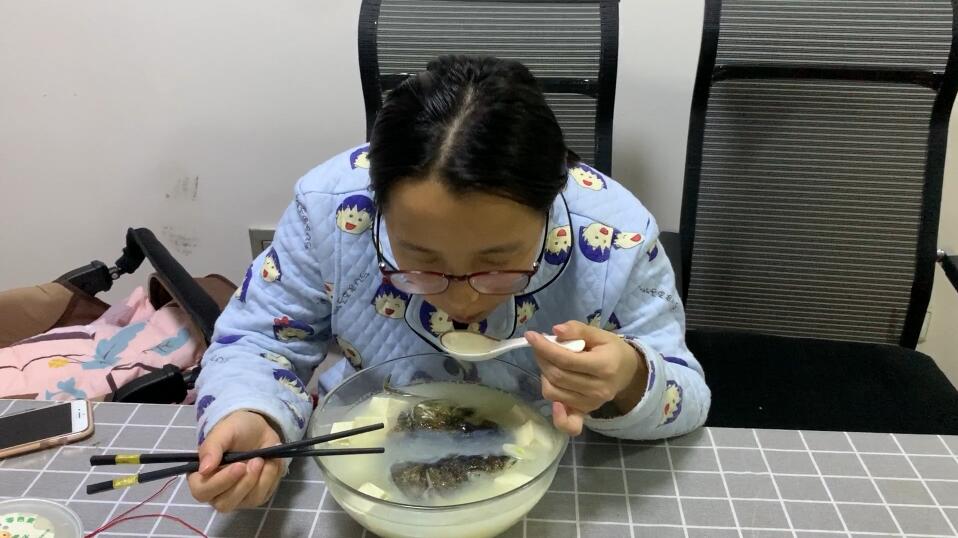 鱼头豆腐汤的做法（鱼头豆腐汤怎么做又浓又白）