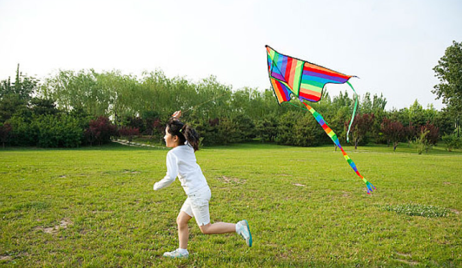 小学生同步作文三年级下册放风筝（小学作文放风筝满分作文）