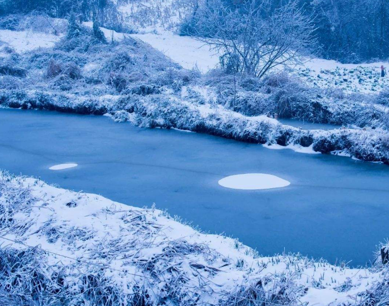 关于对雪的赞美诗歌