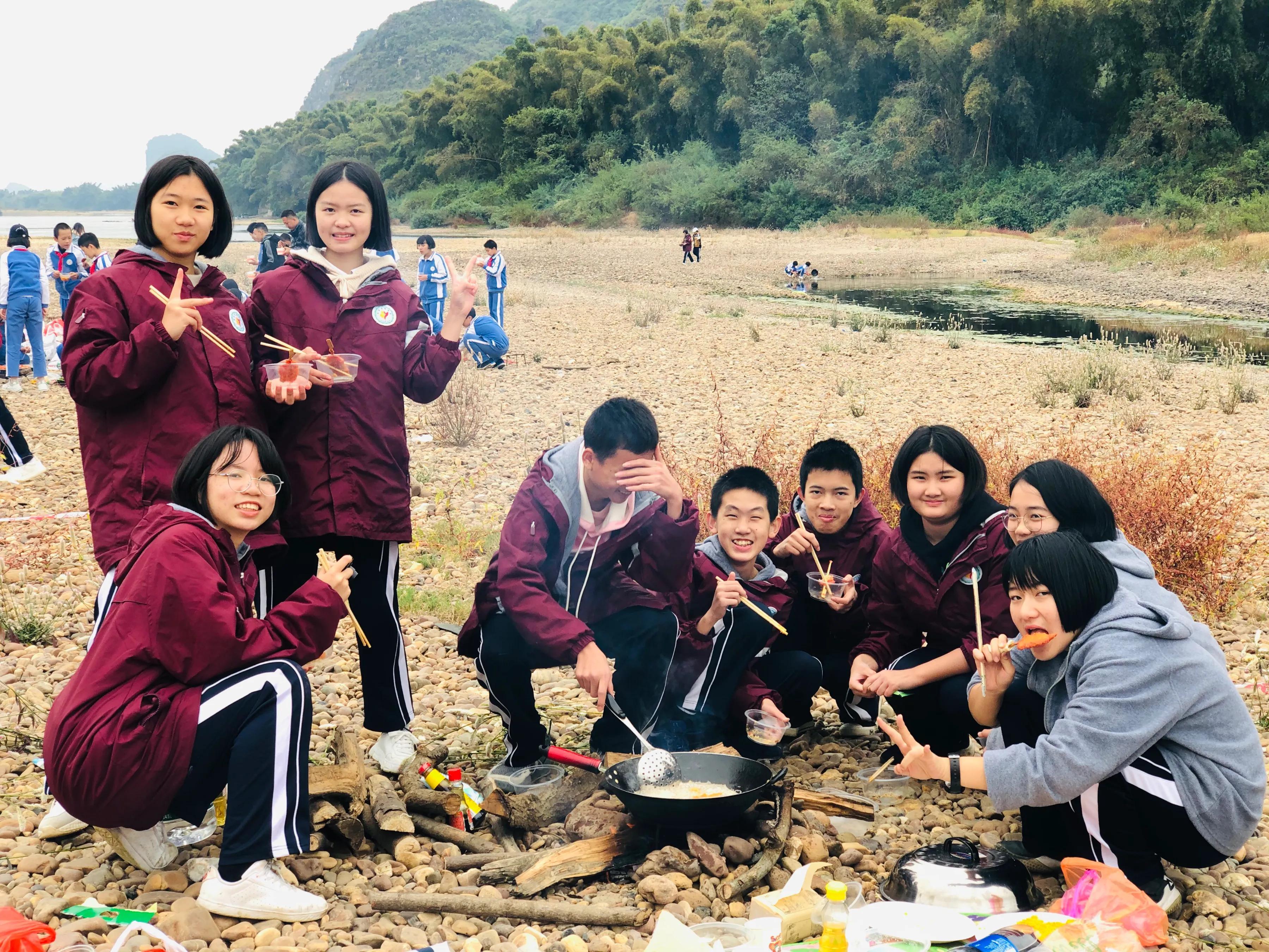 初中生优秀作文《野炊小趣闻》范文